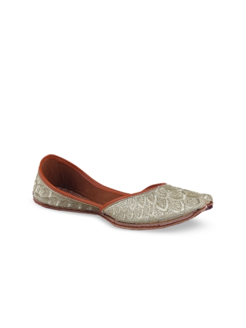 

MSC Women Grey Woven Design Leather Mojaris