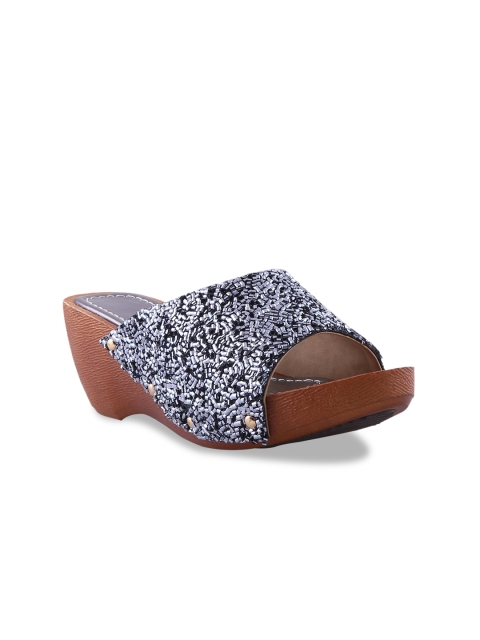 

MSC Women Black Solid Heels