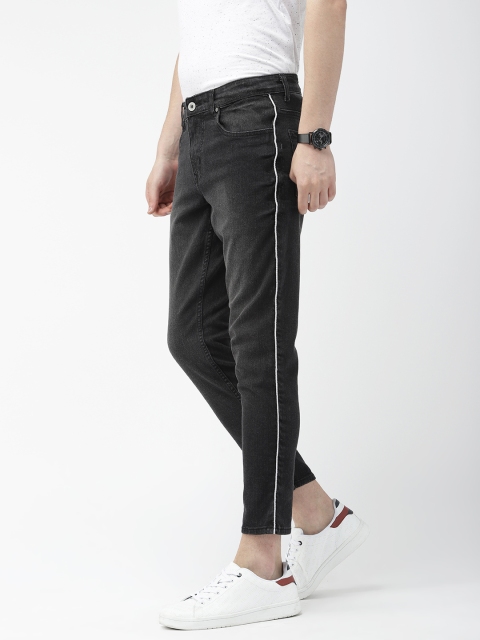 

Mast & Harbour Men Black Carrot Fit Low-Rise Clean Look Stretchable Cropped Jeans