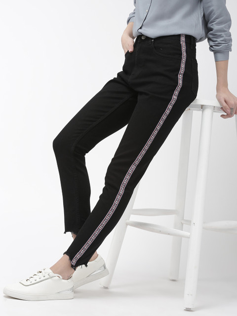 

Mast & Harbour Women Black Skinny Fit High-Rise Clean Look Stretchable Cropped Jeans