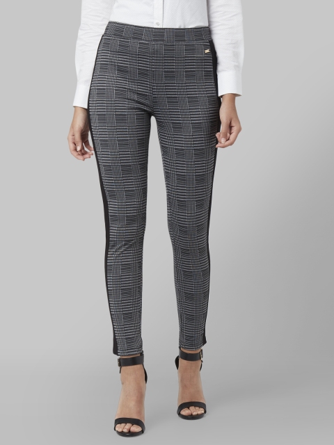 

Park Avenue Woman Grey & Black Checked Treggings