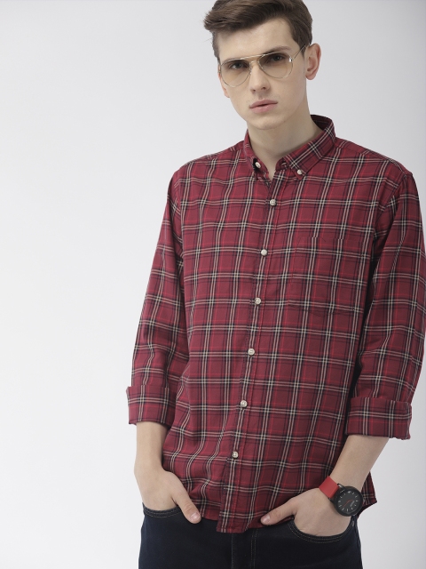 

Harvard Men Maroon & Beige Regular Fit Checked Casual Shirt