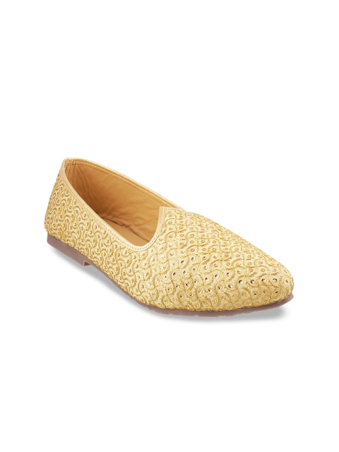 

Metro Men Beige Mojaris