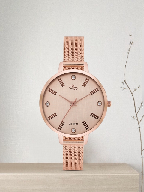 

DressBerry Women Gold-Toned Embellished Analogue Watch MFB-PN-SNT-G05