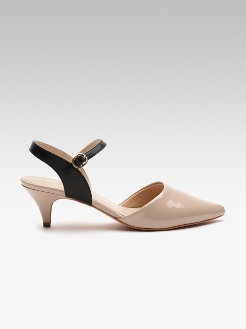 

Carlton London Women Beige & Black Colourblocked Pumps