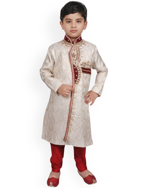 

SG YUVRAJ Boys Cream-Coloured & Red Self-Design Embellished Handloom Sherwani