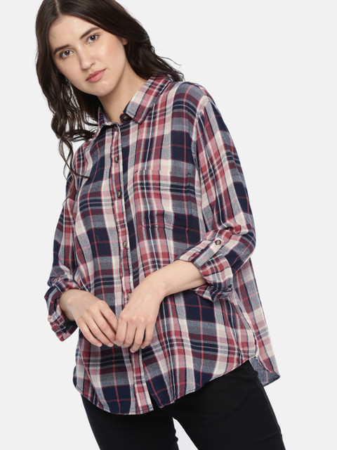 

AMERICAN EAGLE OUTFITTERS Women Navy Blue & Red Regular Fit Checked Casual Shirt