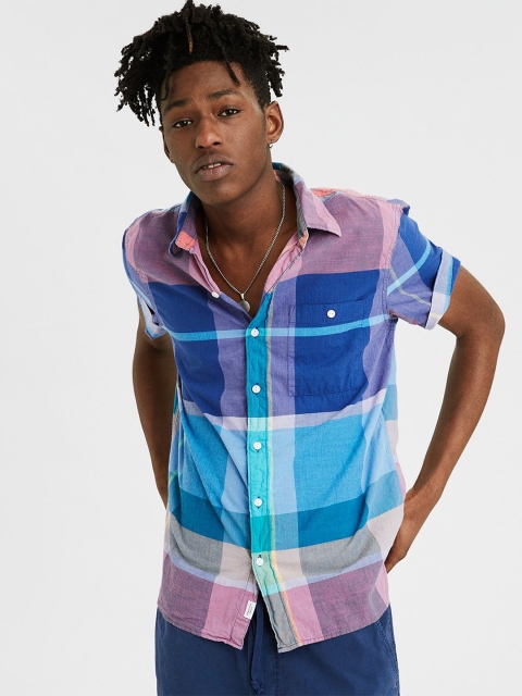 

AMERICAN EAGLE OUTFITTERS Men Blue & Pink Regular Fit Checked Casual Shirt