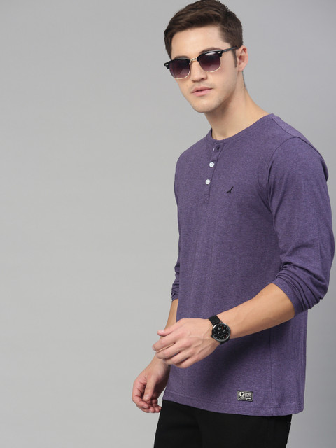 

American Crew Men Purple Solid Henley Neck T-shirt