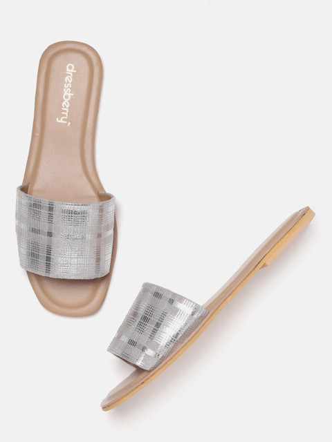 

DressBerry Women Grey & Silver-Toned Checked Open Toe Flats