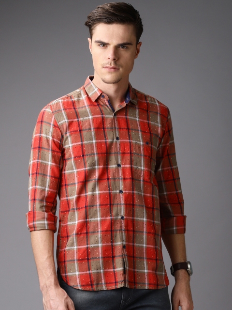 

Bene Kleed Men Red & Beige Slim Fit Checked Casual Shirt
