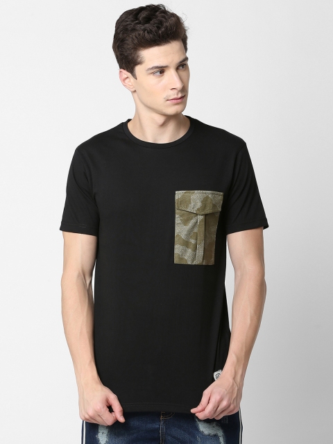 

SKULT by Shahid Kapoor Men Black Solid Round Neck T-shirt