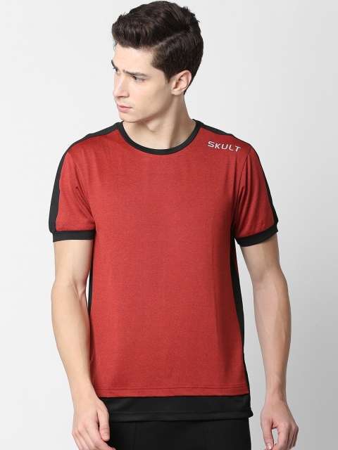

SKULT by Shahid Kapoor Men Red Solid Round Neck T-shirt
