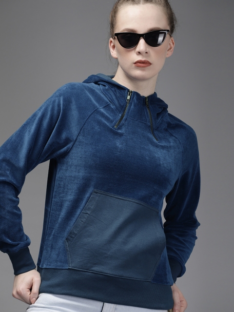 

The Roadster Lifestyle Co Women Blue Solid Hooded Velvet Finish Sweatshirt