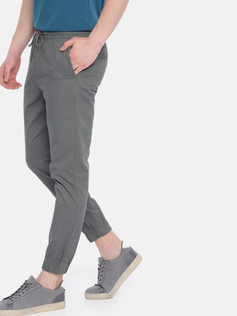 

Mast & Harbour Men Grey Regular Fit Solid Regular Trousers