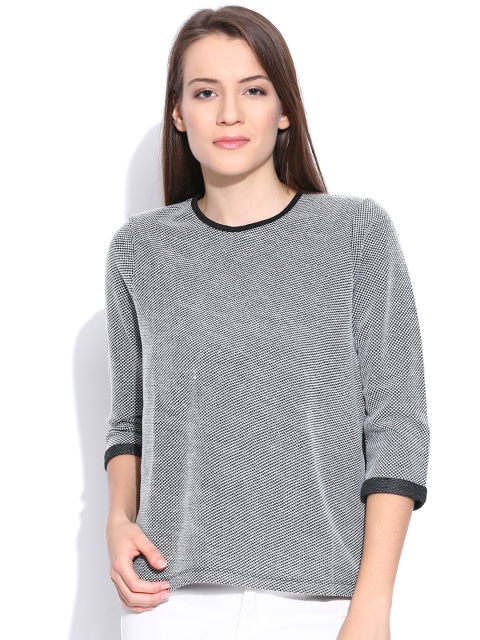 

Vero Moda White & Black Top
