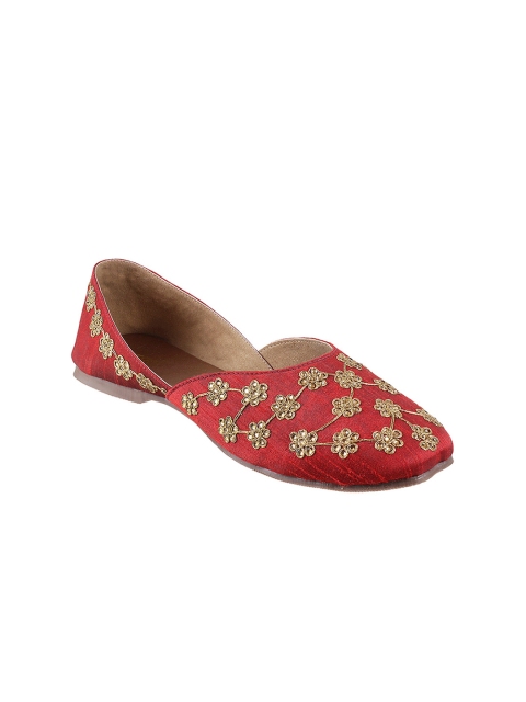 

Metro Women Maroon & Gold-Toned Embellished Mojaris