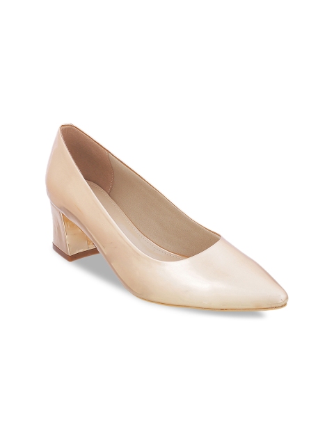

Metro Women Beige Solid Pumps
