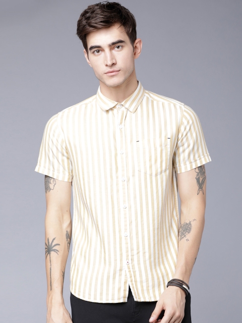 

LOCOMOTIVE Men Yellow & White Slim Fit Striped Casual Shirt