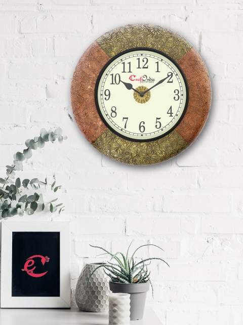 

eCraftIndia Gold-Toned & Copper-Toned Handcrafted Round Printed Analogue Wall Clock