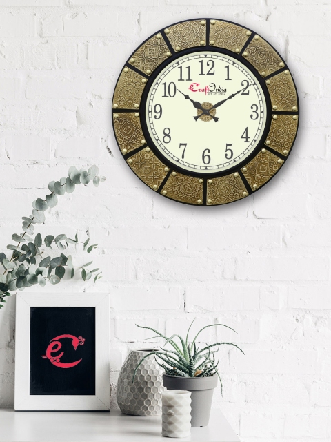 

eCraftIndia Gold-Toned & Brown Handcrafted Round Printed Analogue Wall Clock