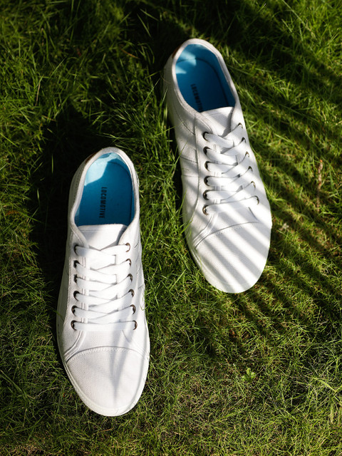 

LOCOMOTIVE Men White Sneakers