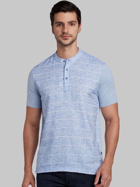 

Parx Men Blue Checked Mandarin Collar T-shirt