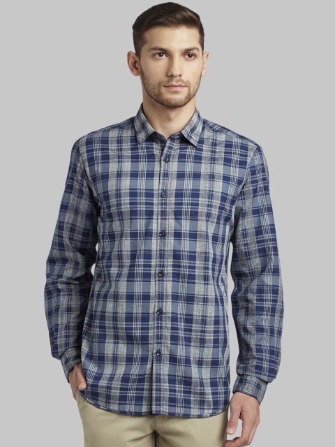 

Parx Men Navy Blue & Grey Slim Fit Checked Casual Shirt