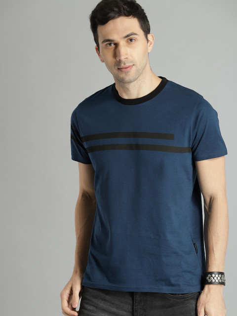 

Roadster Men Blue Striped Round Neck T-shirt