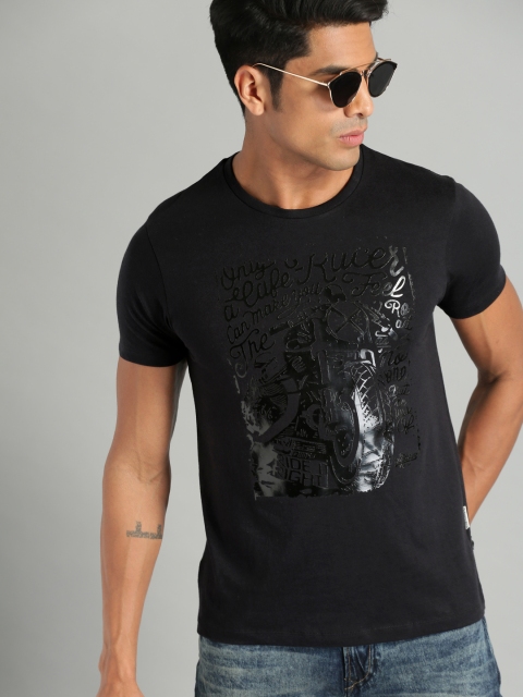 

The Roadster Lifestyle Co Men Black Printed Round Neck Pure Cotton T-shirt