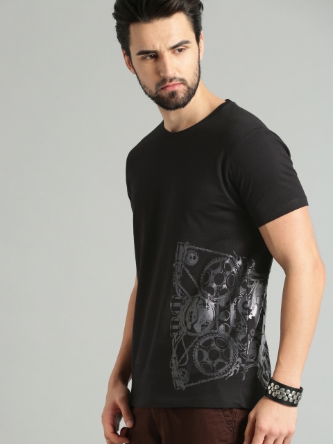 

Roadster Men Black Printed Round Neck T-shirt