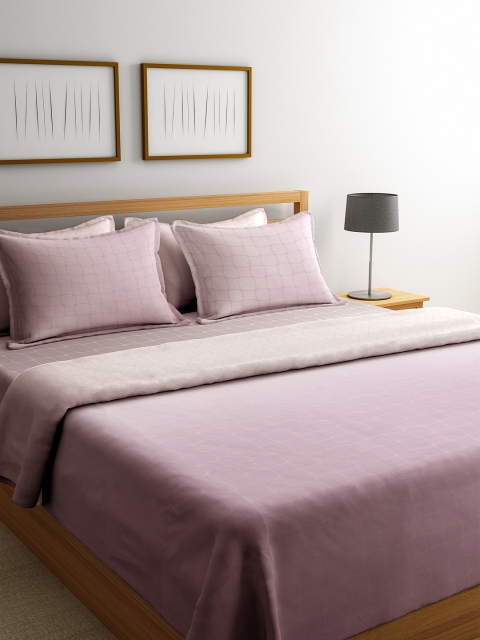 

SPACES Active Grey & Pink Geometric Print 200 TC Bedding Set with Duvet Cover