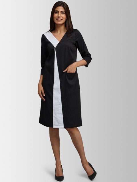 

FableStreet Women Black & White Colourblocked Sheath Dress