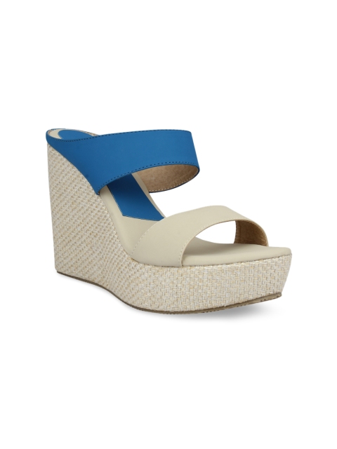 

pelle albero Women Beige Solid Sandals