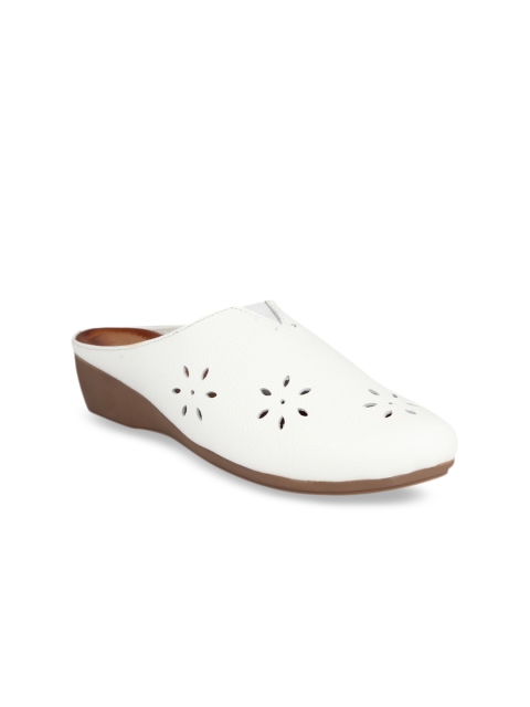 

pelle albero Women White Textured Sandals