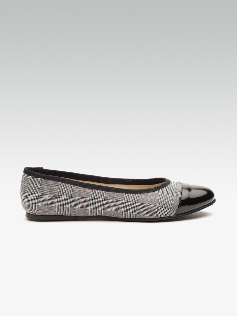 

Carlton London Women Black & White Houndstooth Print Ballerinas