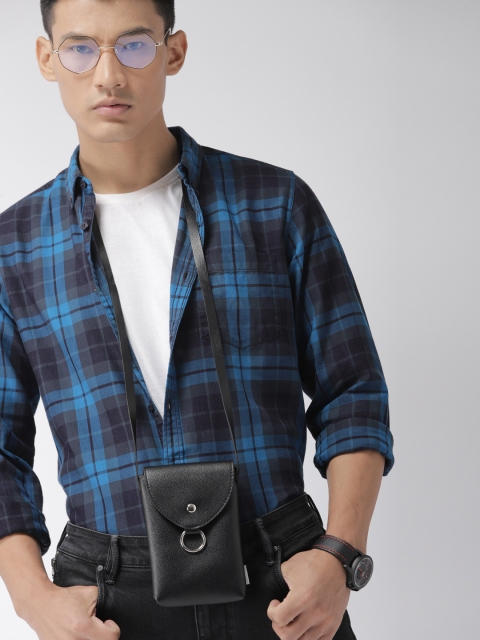 

Harvard Men Navy Blue Regular Fit Checked Casual Shirt