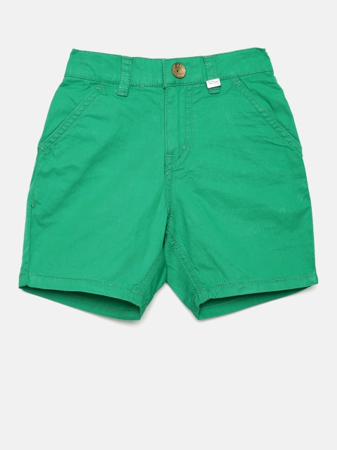 

Gini and Jony Boys Green Solid Regular Fit Shorts