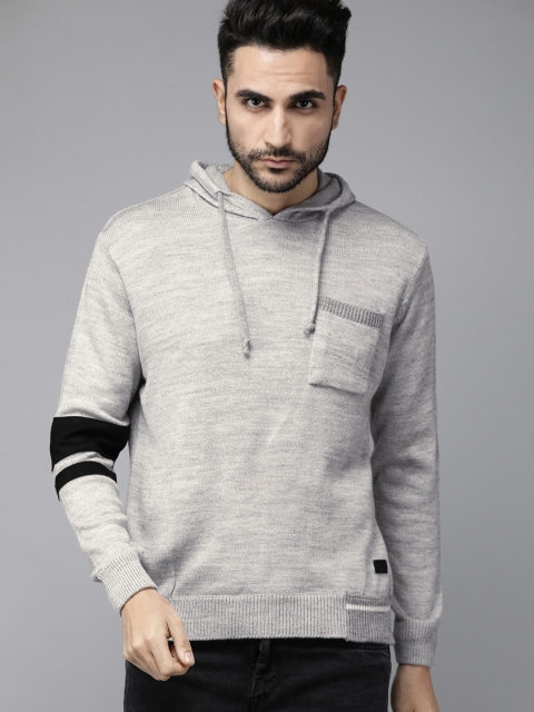 

Roadster Men Grey Solid Pullover Sweater