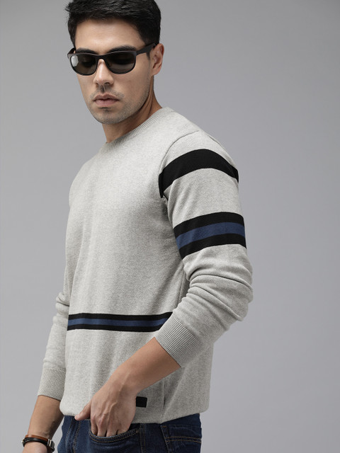 

The Roadster Lifestyle Co Men Grey Placement Striped Pullover Sweater