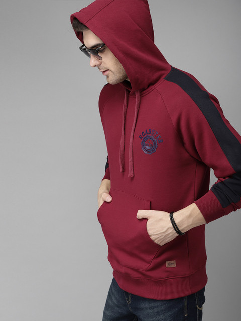 

The Roadster Lifestyle Co Men Burgundy Solid Hooded Pullover Sweatshirt