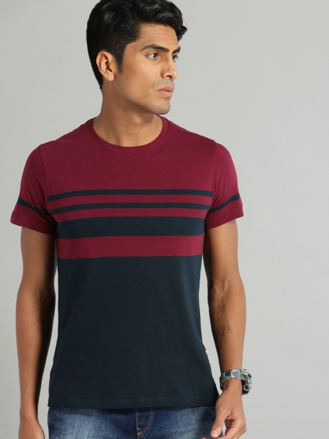

Roadster Men Navy & Maroon Striped Colourblocked Round Neck T-shirt, Navy blue