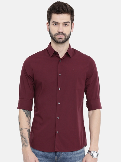 

Calvin Klein Jeans Men Maroon Slim Fit Solid Casual Shirt