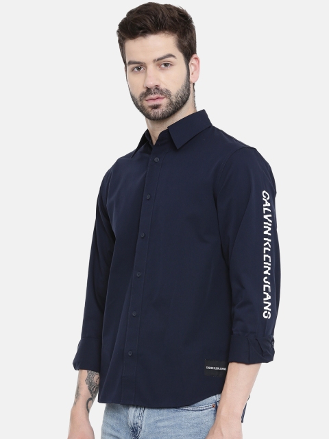 

Calvin Klein Jeans Men Navy Regular Fit Printed Casual Shirt, Navy blue