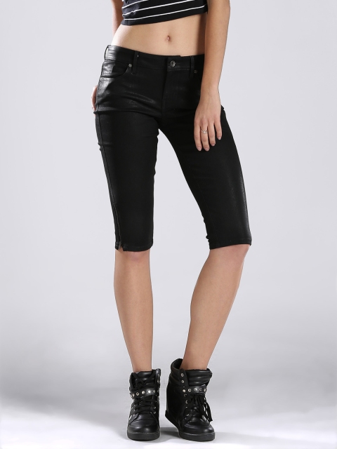 

GUESS Women Black Regular Fit Solid Capris
