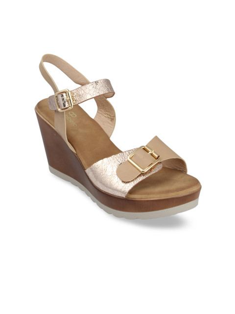 

pelle albero Women Beige Solid Wedges