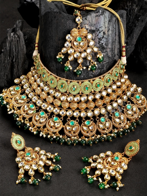 

JEWERA Green Gold-Plated Kundan-Studded & Beaded Jewellery Set