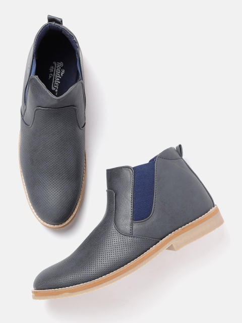 

Roadster Men Navy Solid Mid-Top Flat Boots, Navy blue