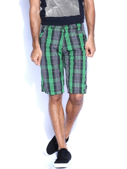 

Sports52 Wear Green & Black Checked Shorts