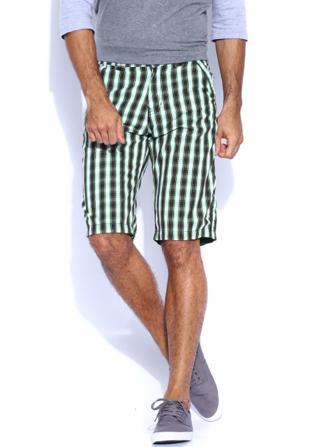 

Sports52 Wear Green & White Checked Casual shorts